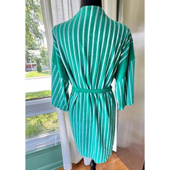 Vintage 80s terrycloth robe, green white stripes, short bell sleeves, tiebelt - Picture 6 of 9